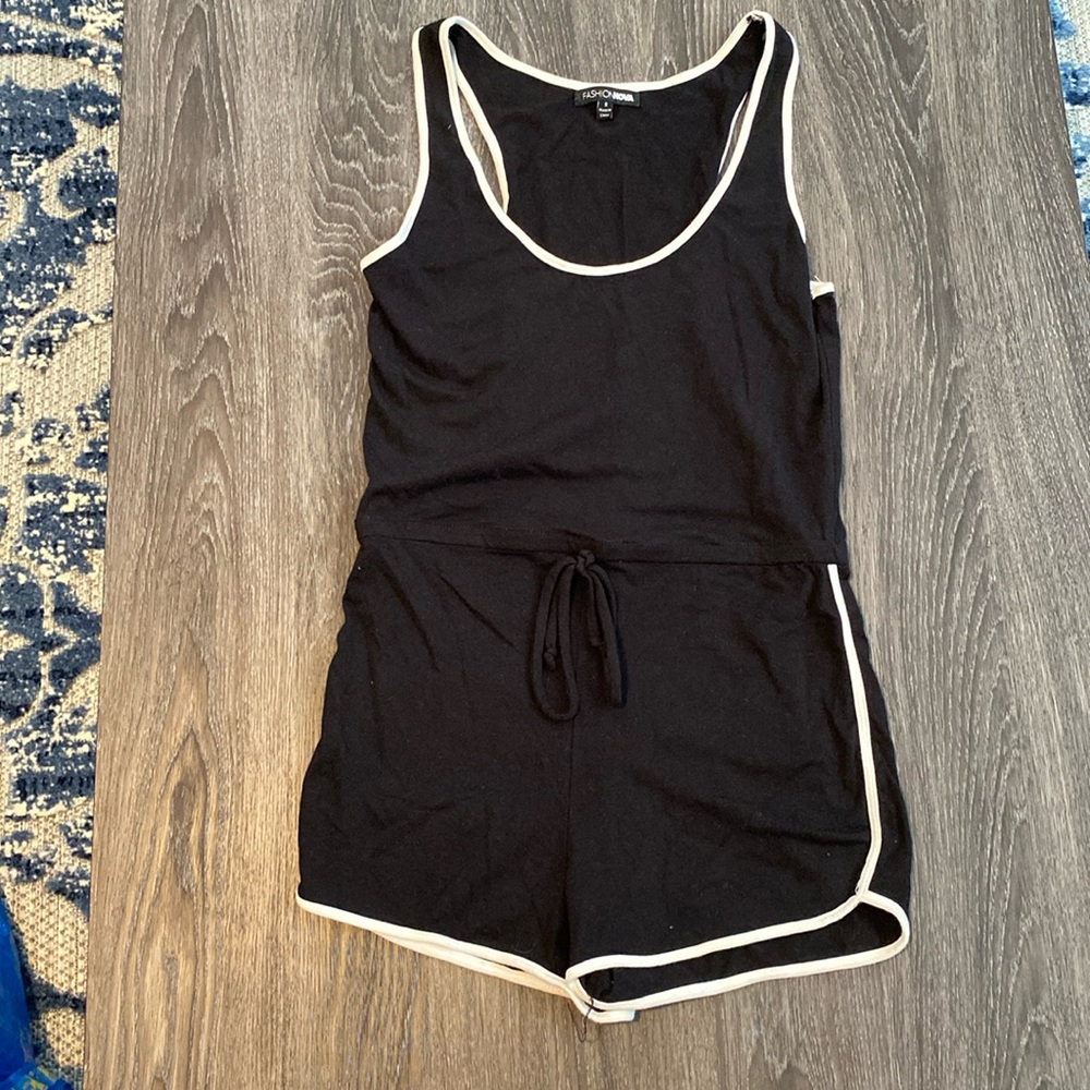 fashion Nova black and white romper/jumpsuit